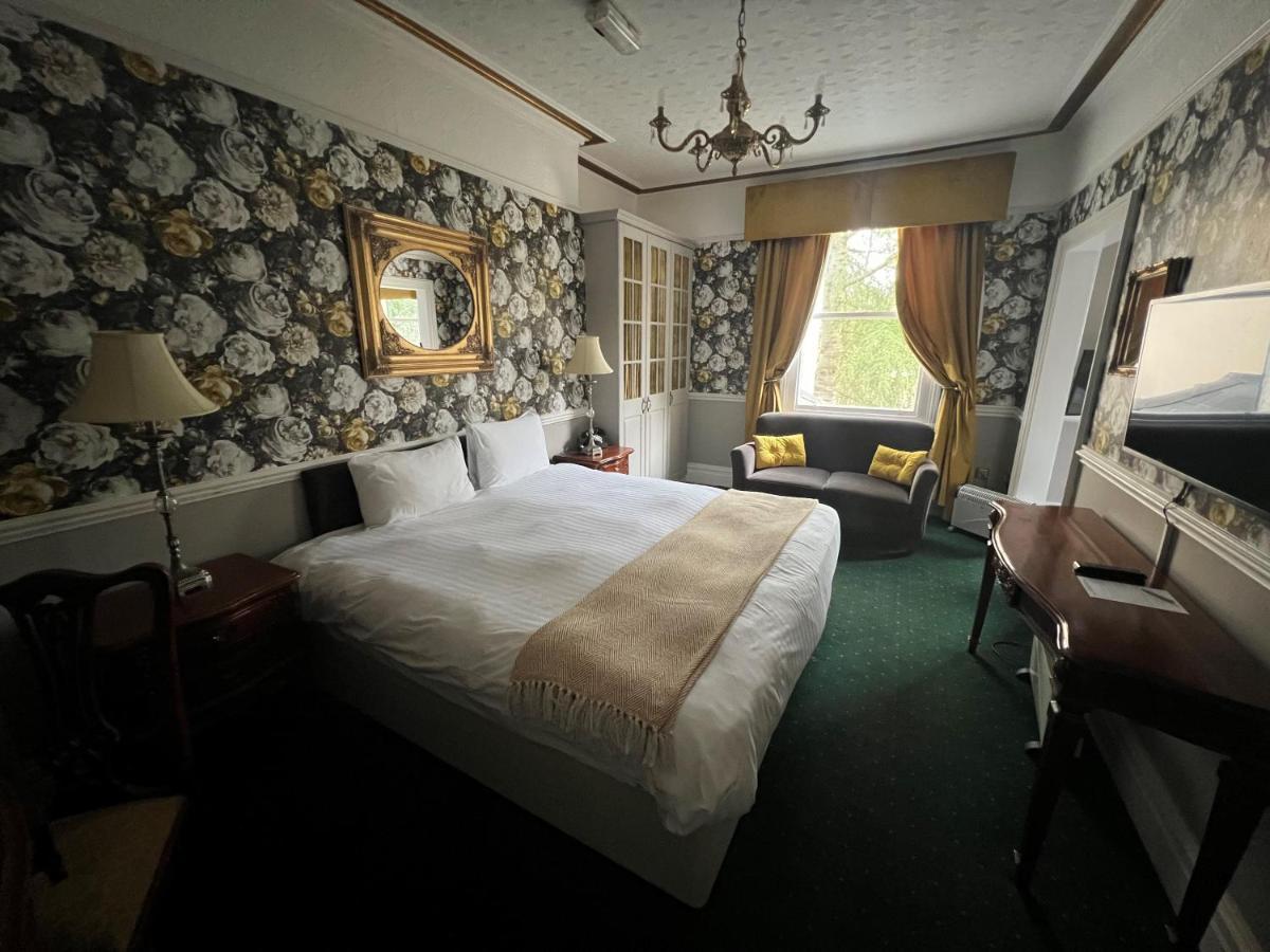 Brook Hall Hotel Childer Thornton Exterior photo